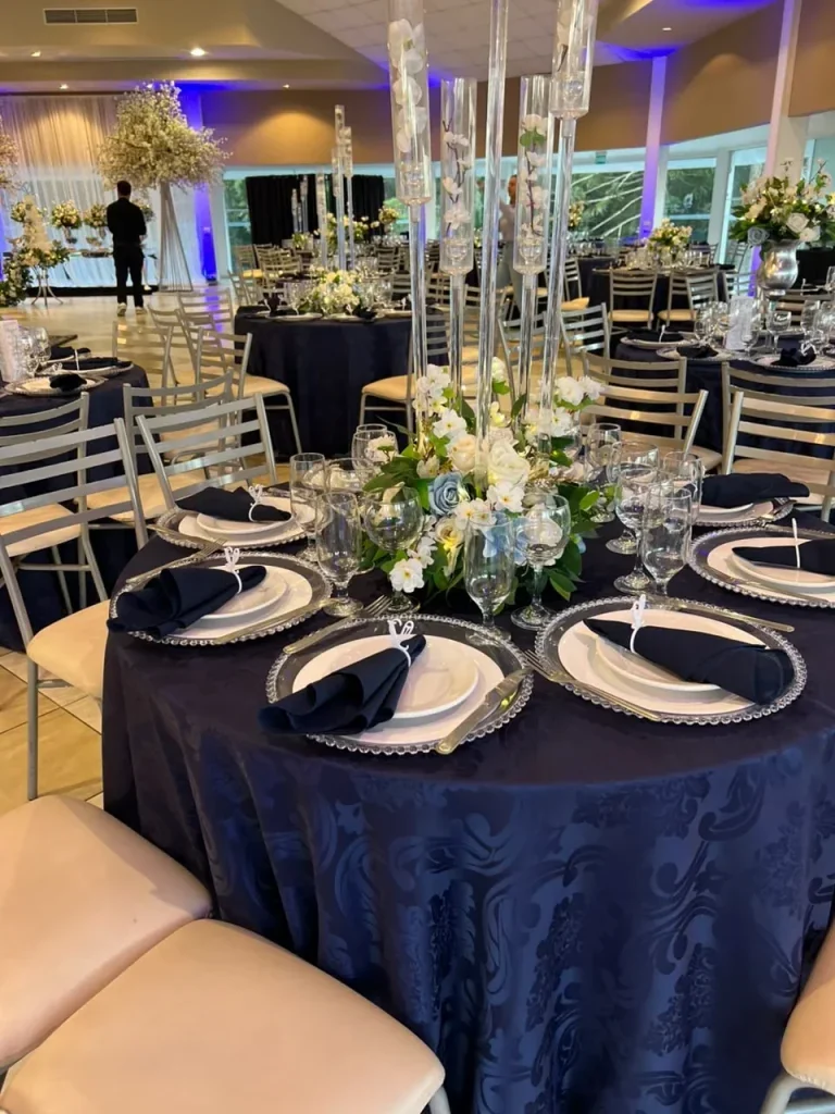 Mesa posta em evento social acompanhado por Joseane